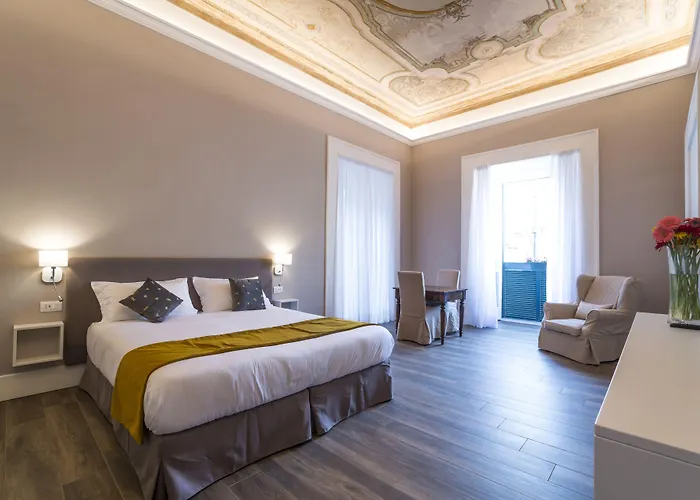 Foro Carolino S&b 4* Napoli