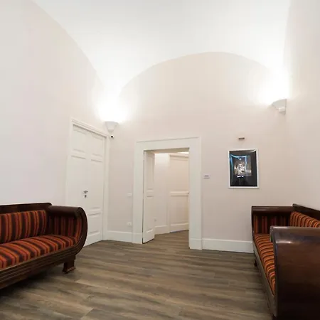Foro Carolino S&b 2* Naples